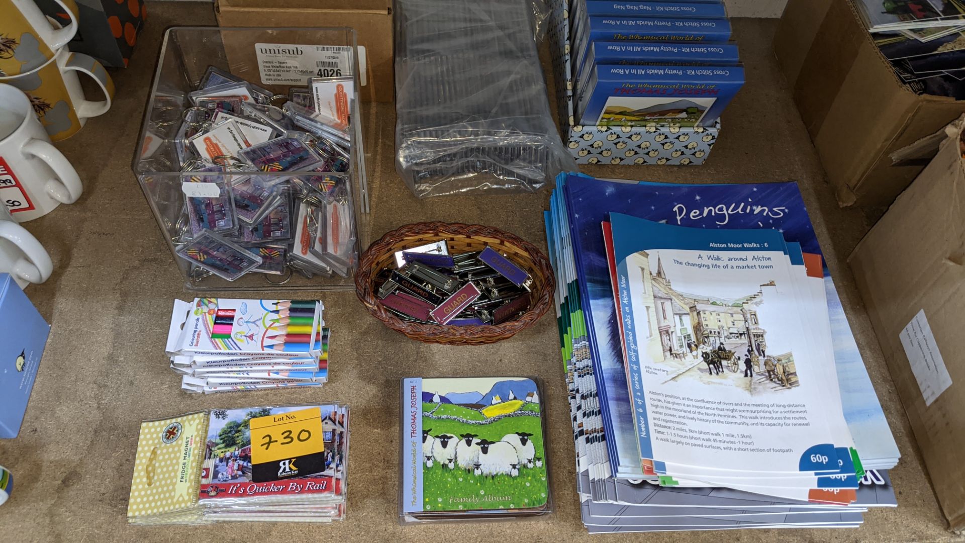 Large quantity of assorted gift items including keyrings, crayons, fridge magnets, books, embroidery - Image 3 of 4