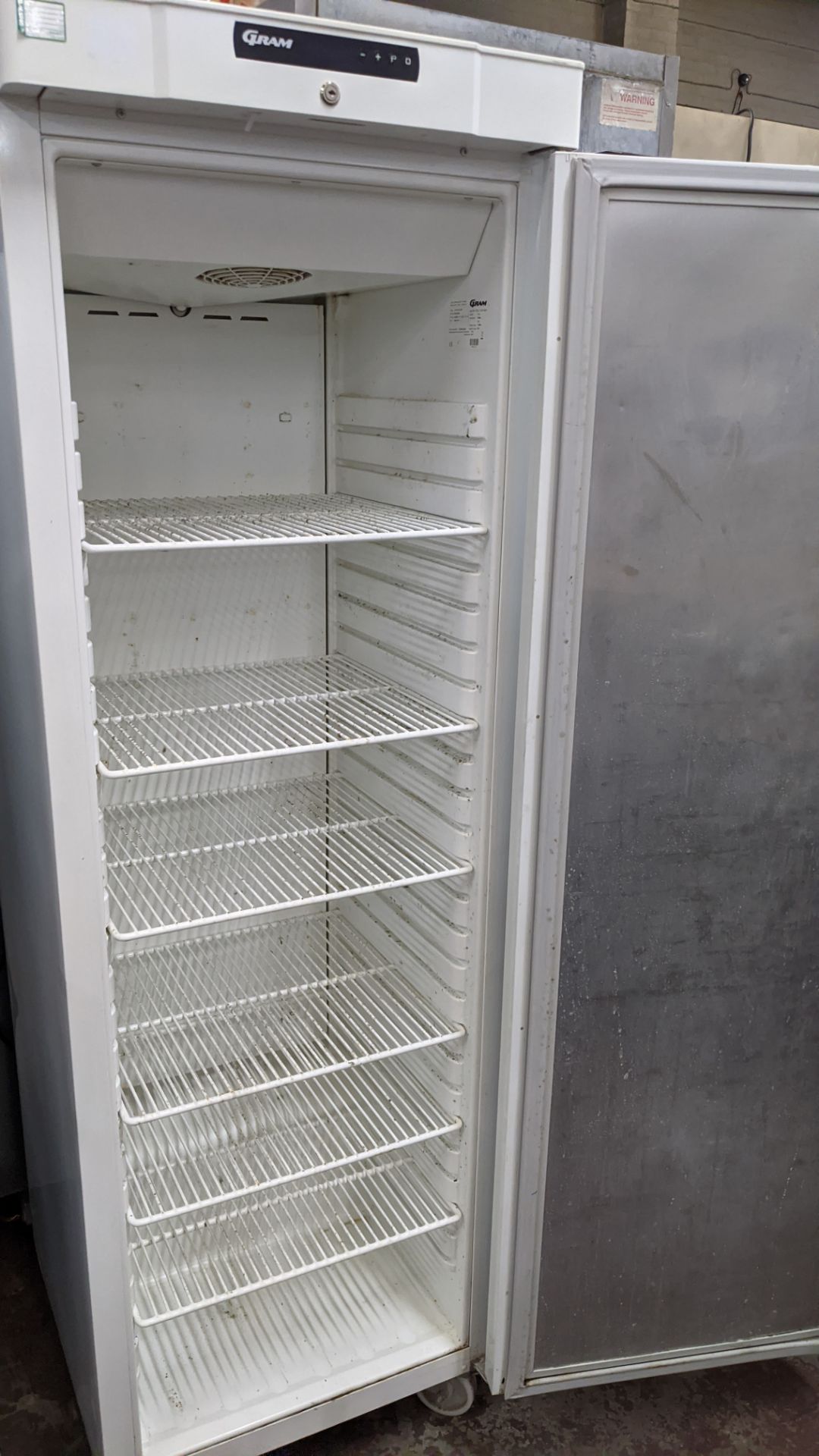 Gram K410LG single door fridge - Image 4 of 5