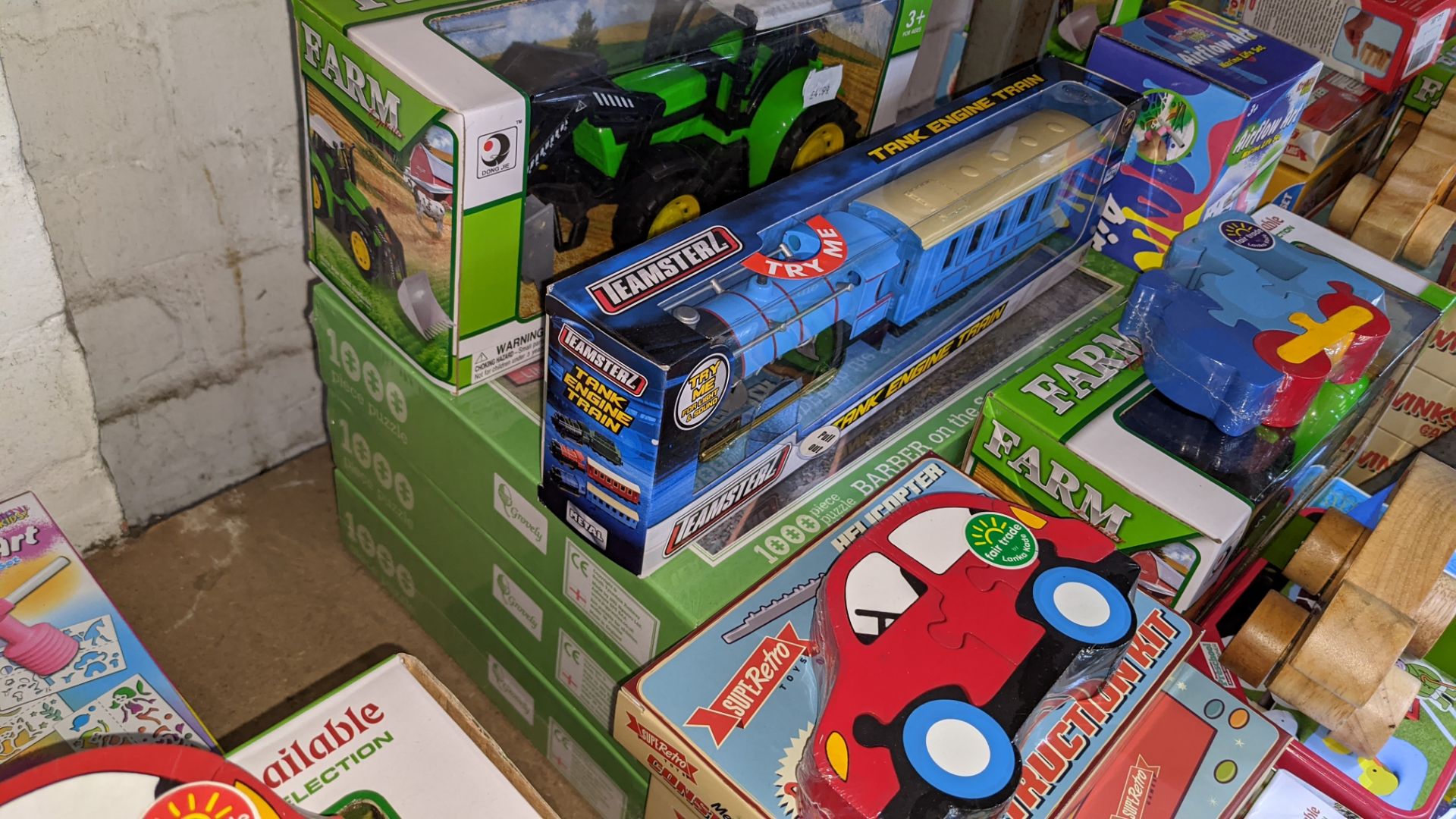 Mixed lot of children's toys as pictured - please note lots 733, 734, 735 & 736 each form one quarte - Image 6 of 6