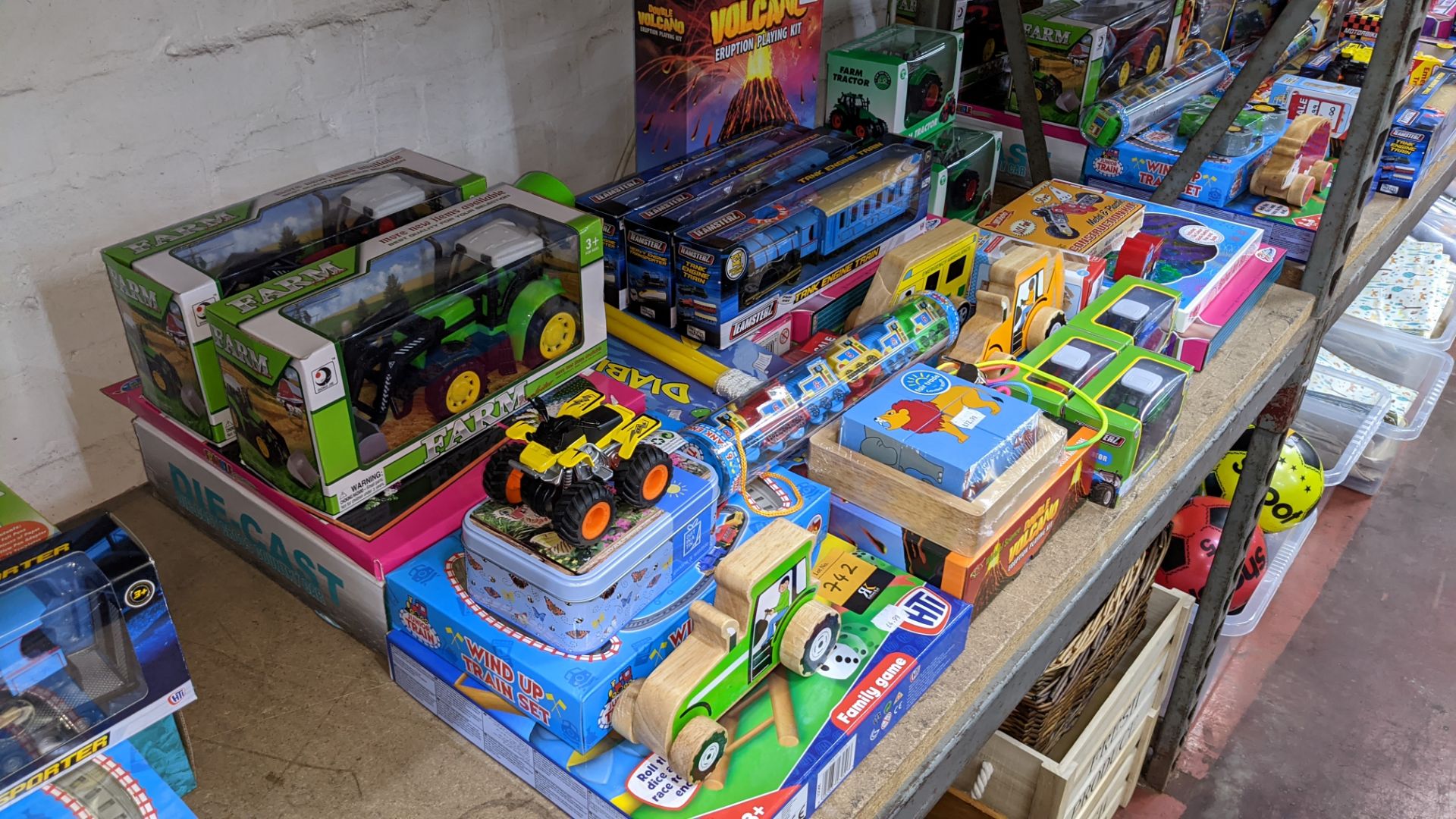 Mixed lot of children's toys as pictured - please note lots 741 & 742 each form approx. half of one - Image 9 of 9