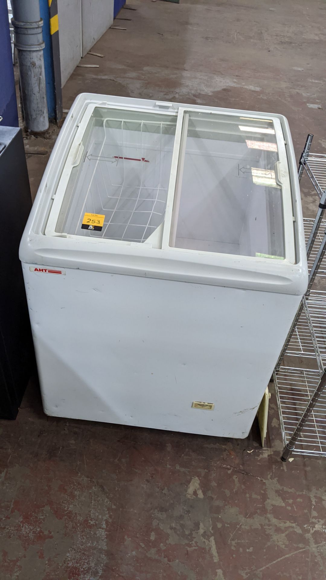 AHT Rio S68 compact chest freezer with sliding clear lid - Image 3 of 5