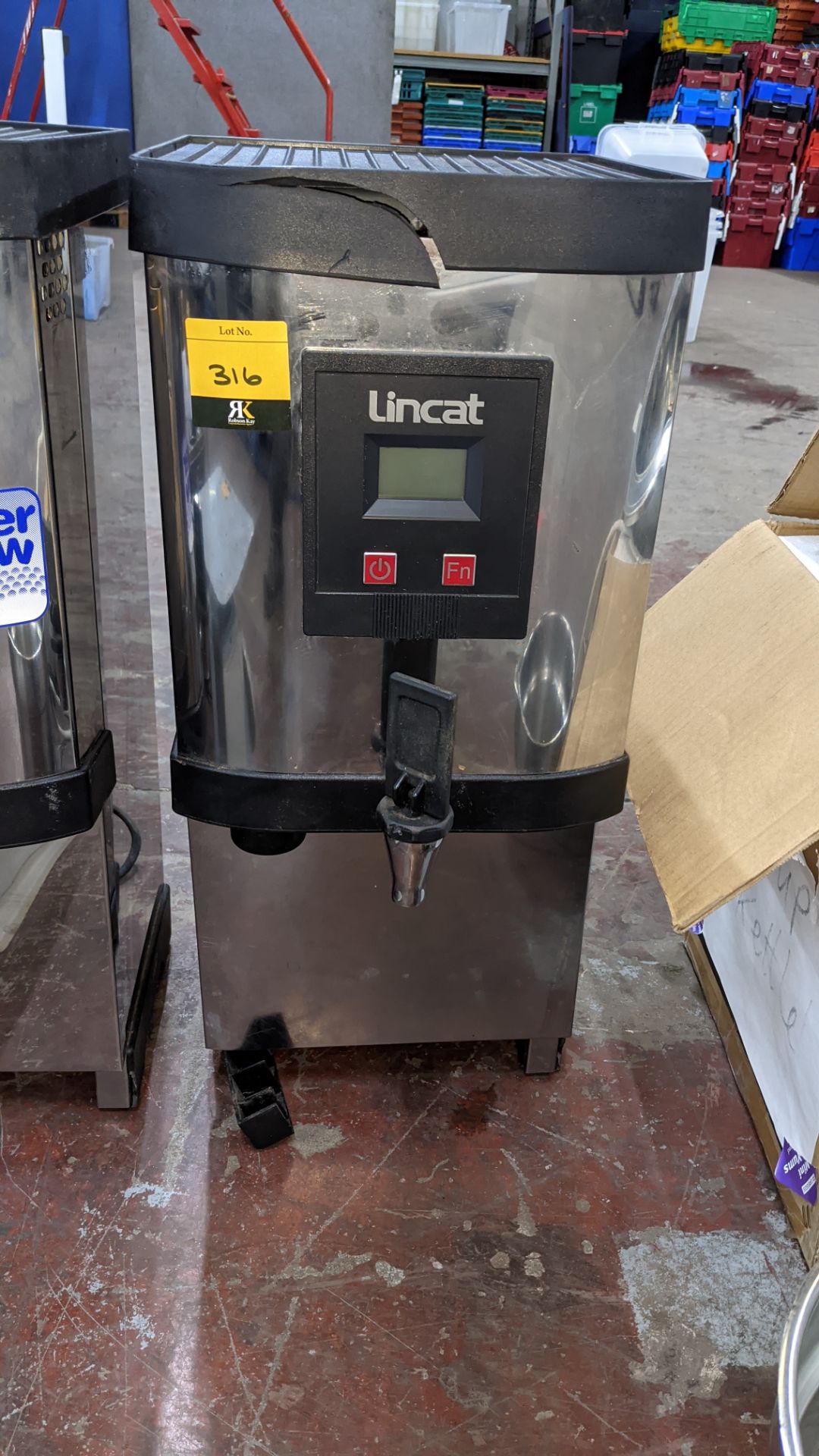 Lincat EB3F urn with digital control - no drip tray - Image 3 of 5