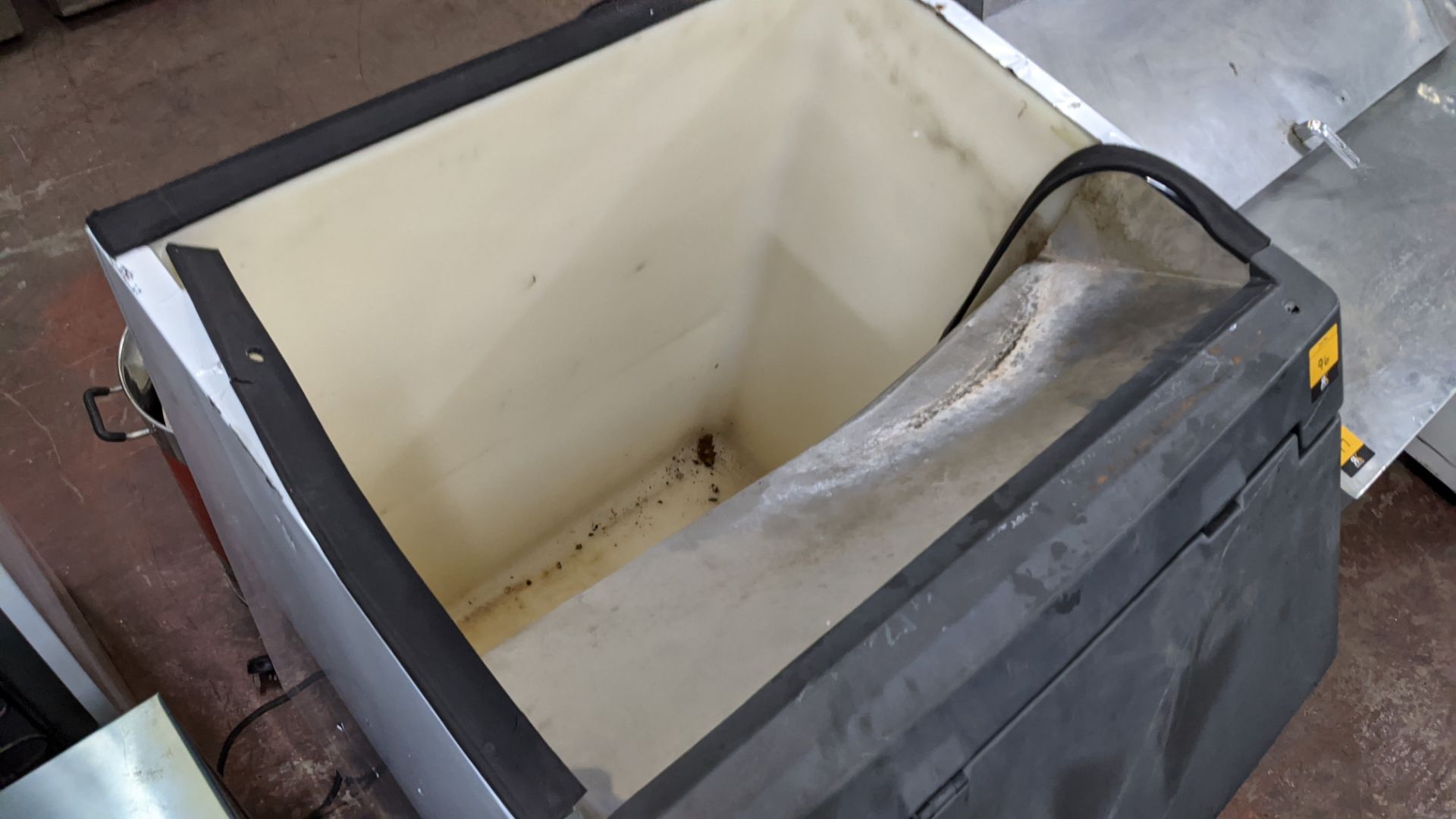 Scotsman large ice machine storage bin NB. No ice maker - Image 4 of 4