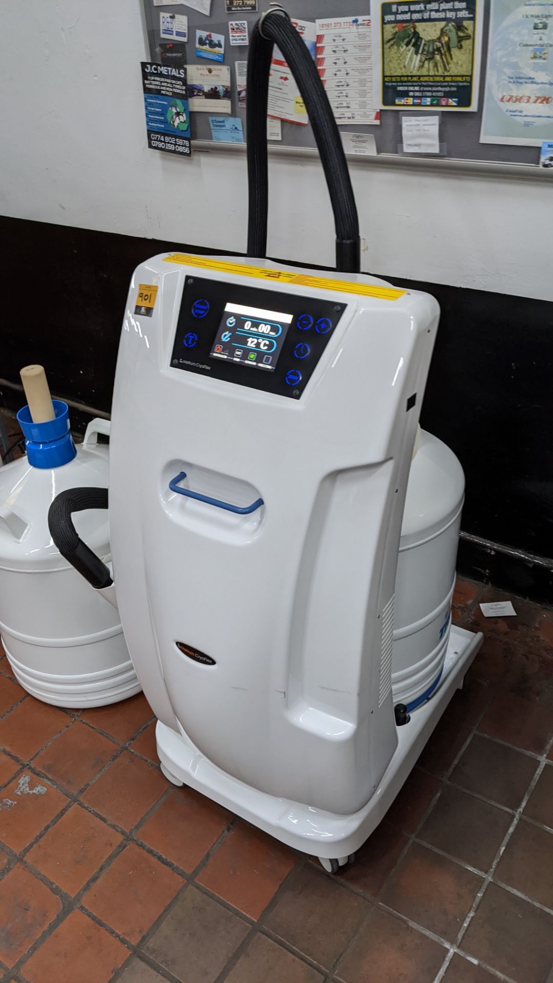 2017 Metrum Cryoflex Cryo-T Med 35 litre localised cryotherapy machine (model MC-CTD35) - Image 2 of 21