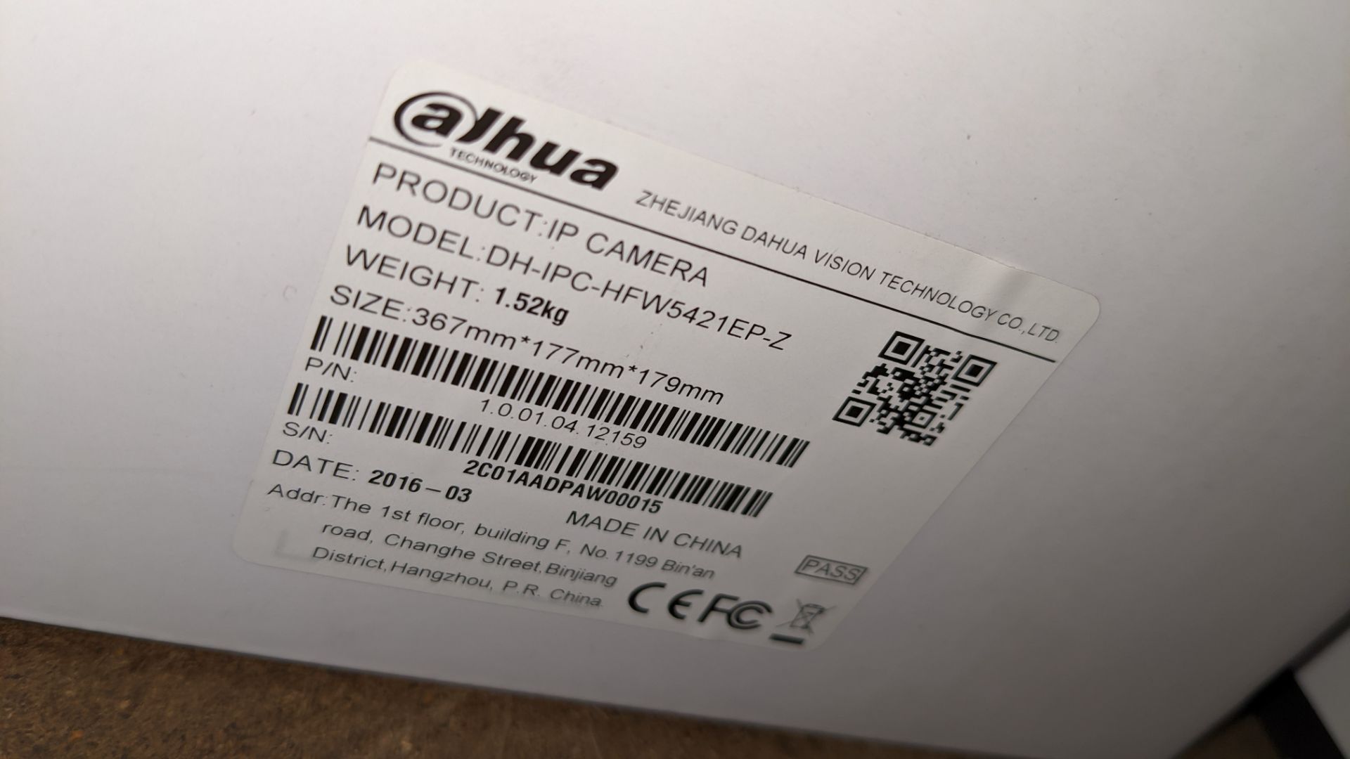 Alhua IP camera model DH-IPC-HFW5421EP-Z - Image 4 of 4