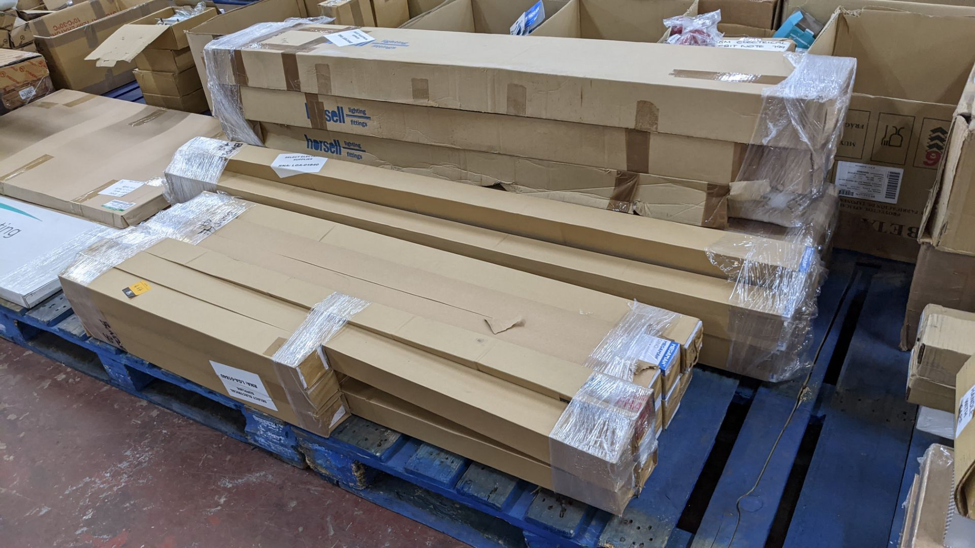 Pallet of assorted integrated waterproof LED battens - Image 2 of 8