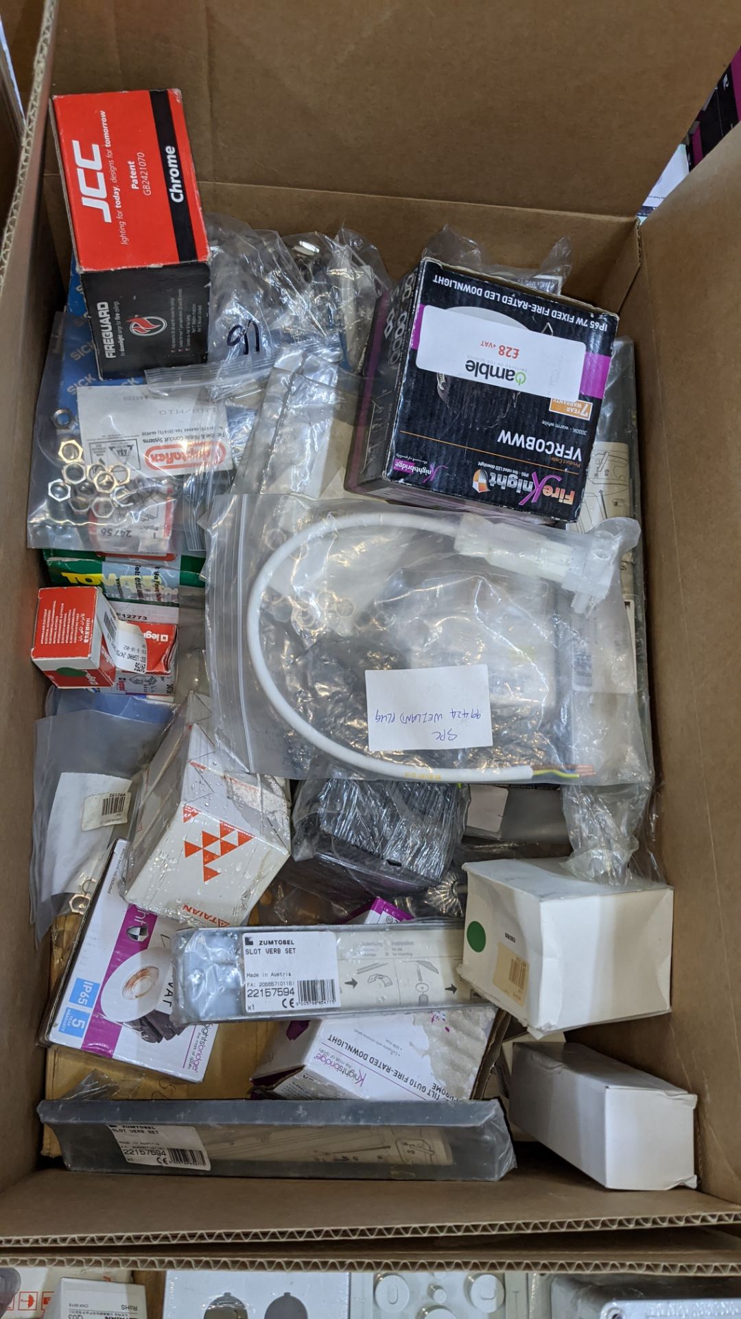5 boxes of assorted miscellaneous electrical items - the contents of a pallet - Image 5 of 10