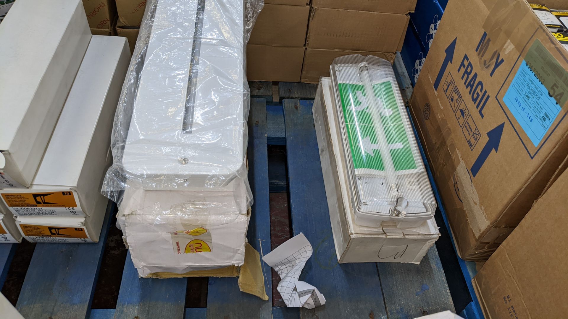 The contents of a pallet of assorted emergency bulkhead & signage lighting units - approximately 29 - Image 6 of 8