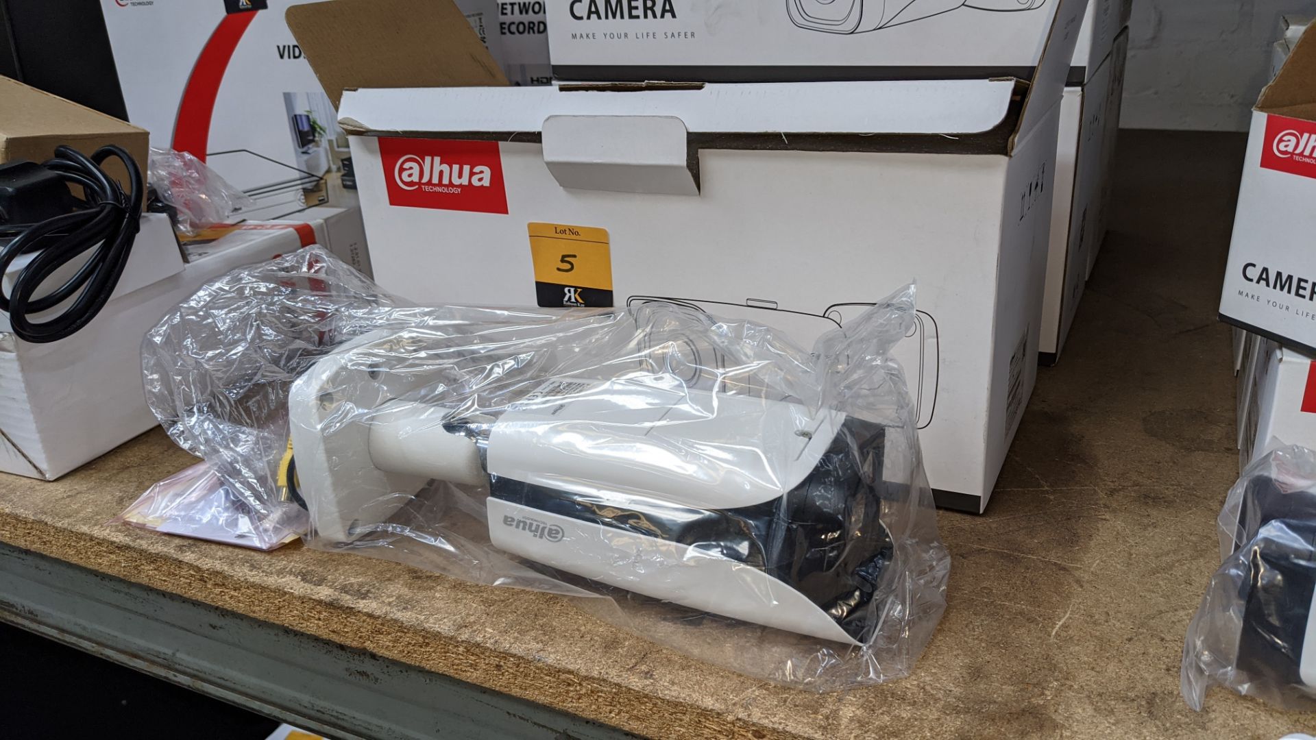 Alhua IP camera model DH-IPC-HFW5421EP-Z