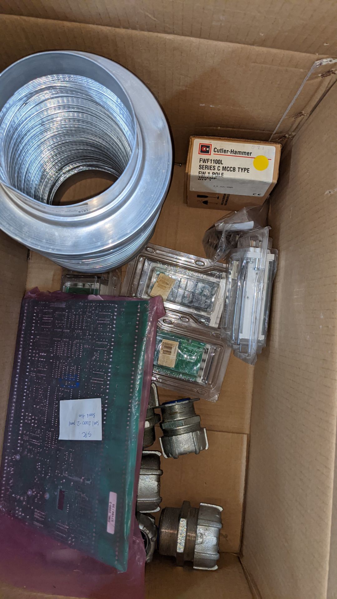 5 boxes of assorted miscellaneous electrical items - the contents of a pallet - Image 8 of 10