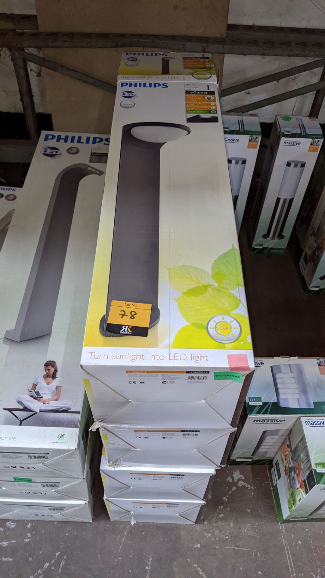 4 off Philips Mygarden solar energy lighting posts