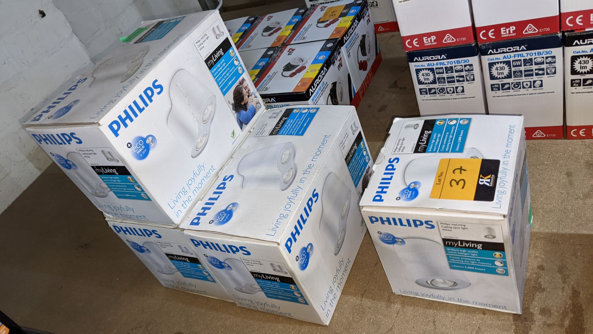 Philips Myliving spotlights comprising 1 off white single bulb fitting & 3 off white twin bulb fitti
