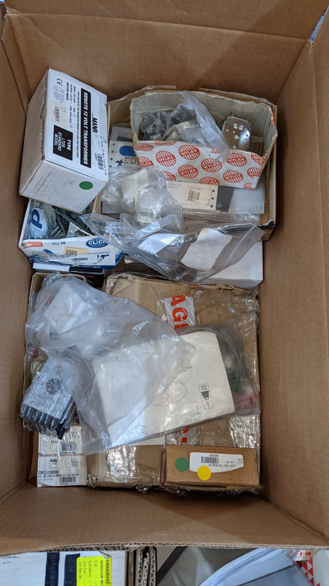 5 boxes of assorted miscellaneous electrical items - the contents of a pallet - Image 6 of 10