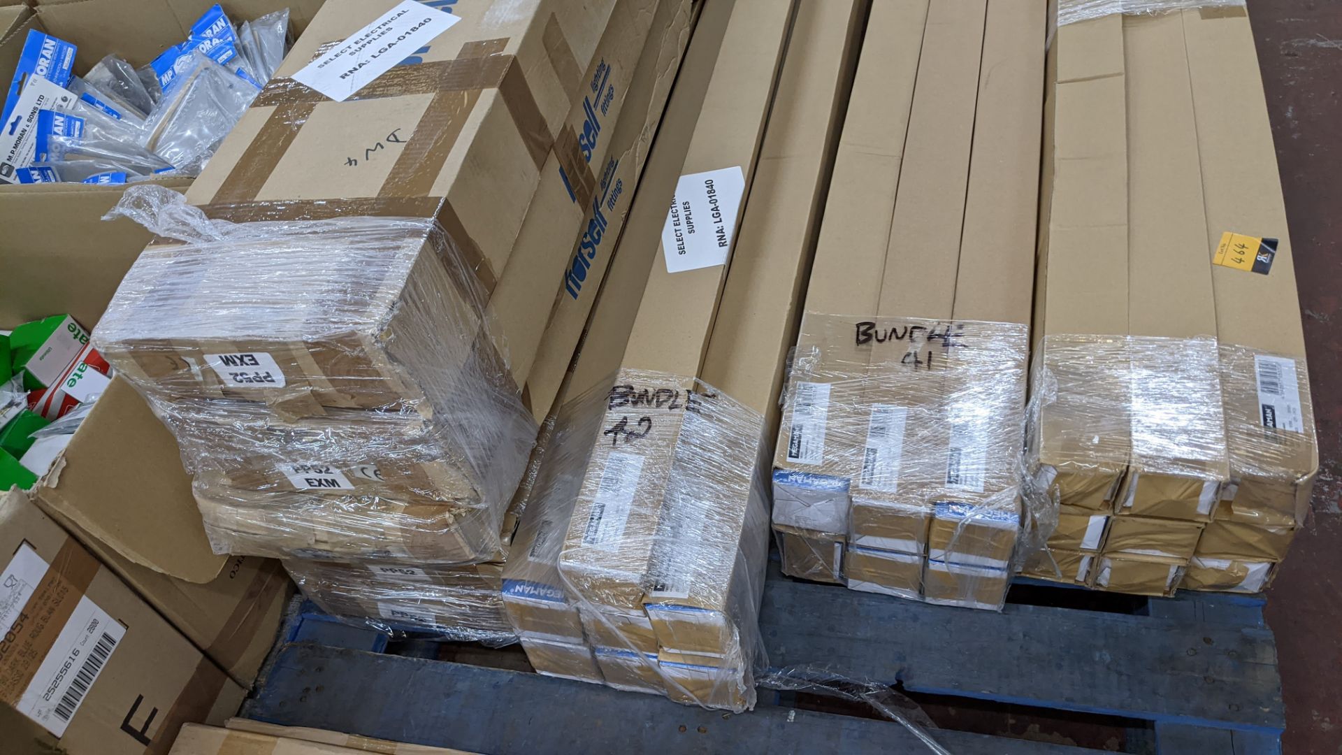 Pallet of assorted integrated waterproof LED battens - Image 5 of 8