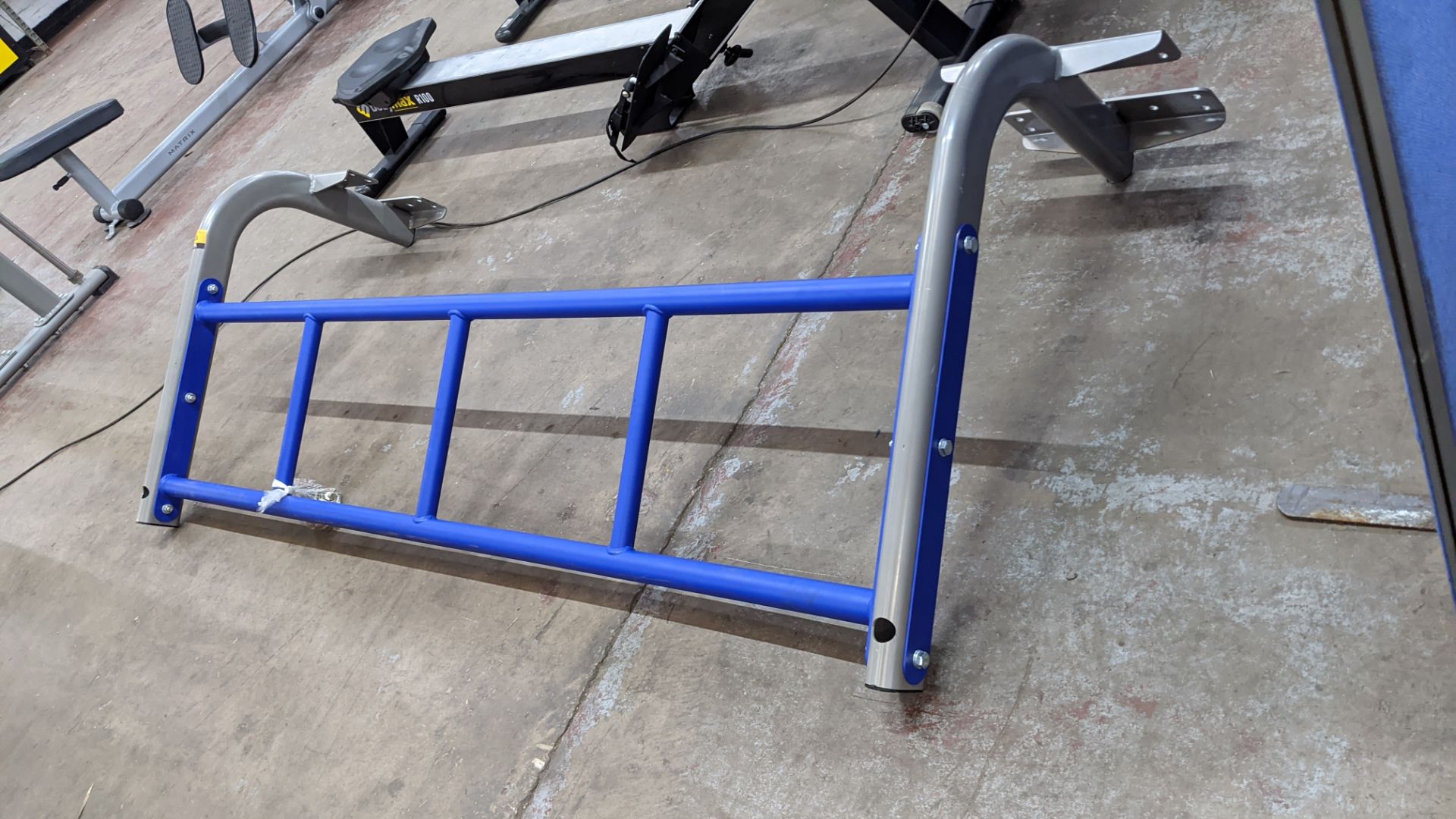 Exigo-UK wall mountable gym frame - Image 5 of 5