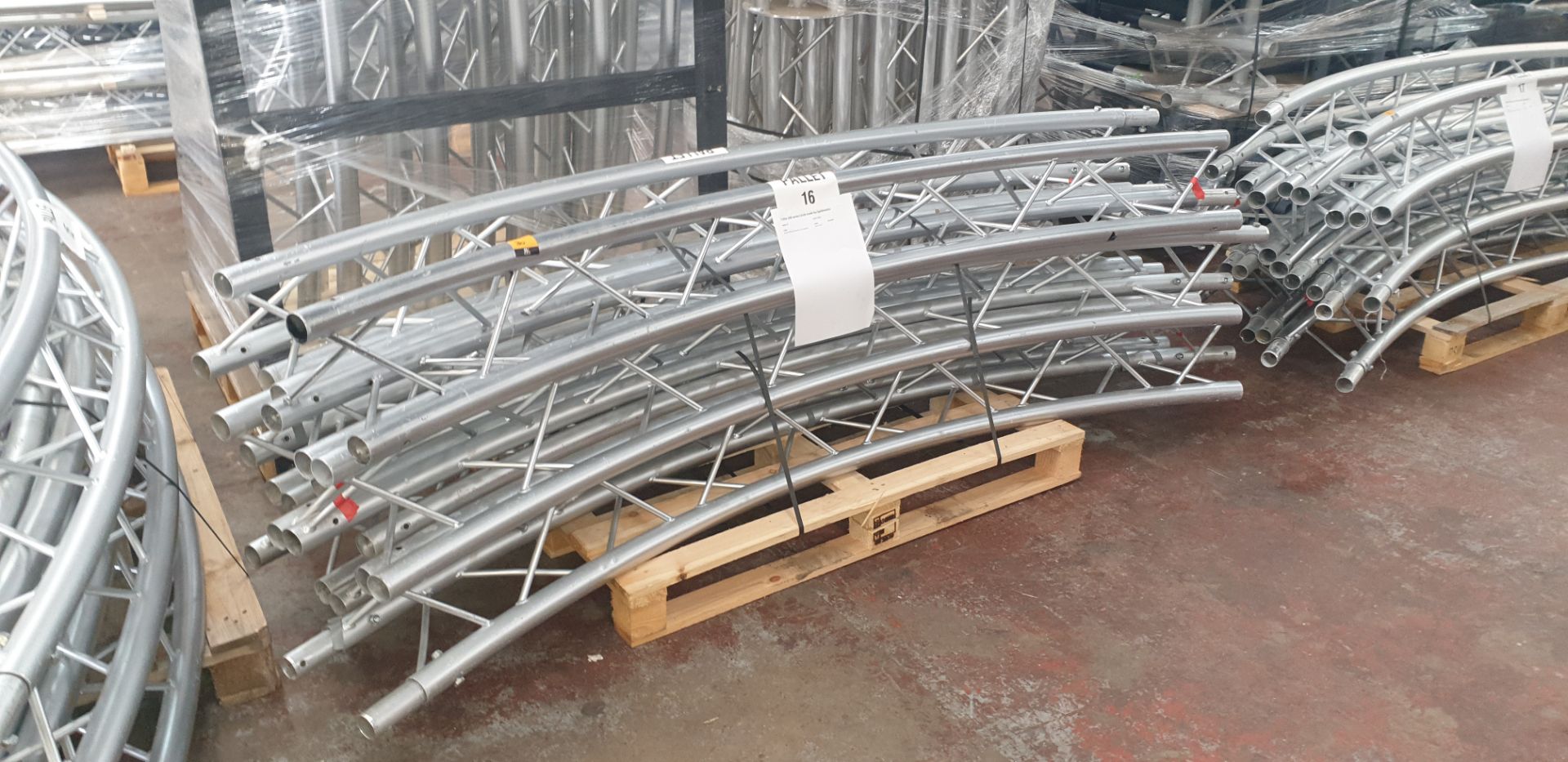 Optikinetics Trilite 200 Series 2" aluminium tube truss system in silver