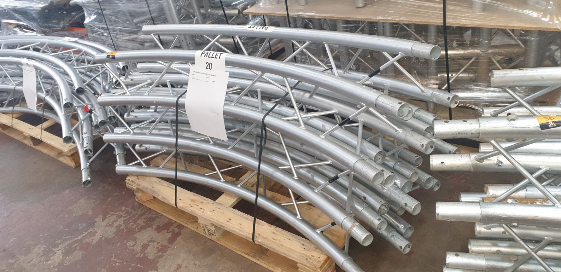 Optikinetics Trilite 200 Series 2" aluminium tube truss system in silver - Image 3 of 5