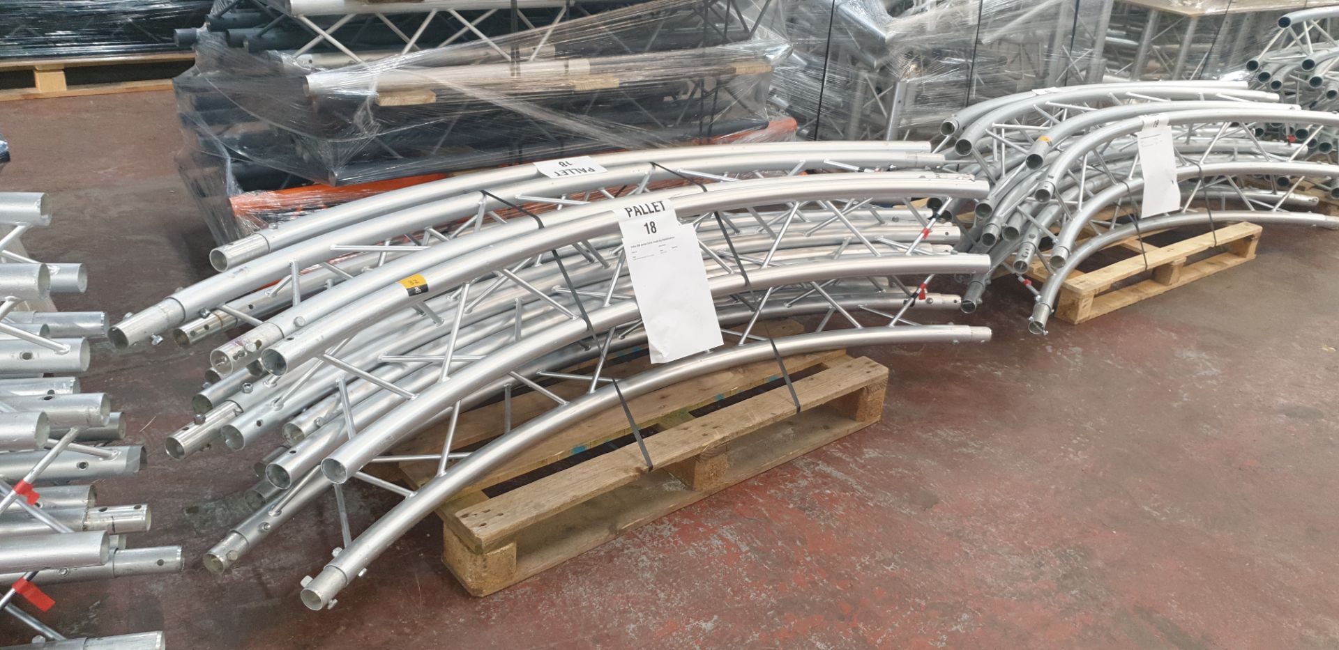 Optikinetics Trilite 200 Series 2" aluminium tube truss system in silver