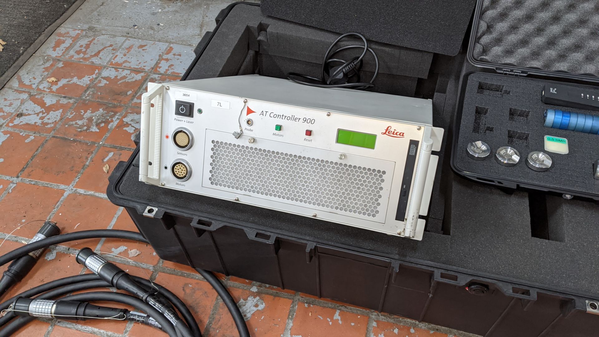 Leica AT901-MR Laser Tracker with AT MEteoStation, AT Controller 900, T-Cam 800, T-Probe II, etc - Image 44 of 54