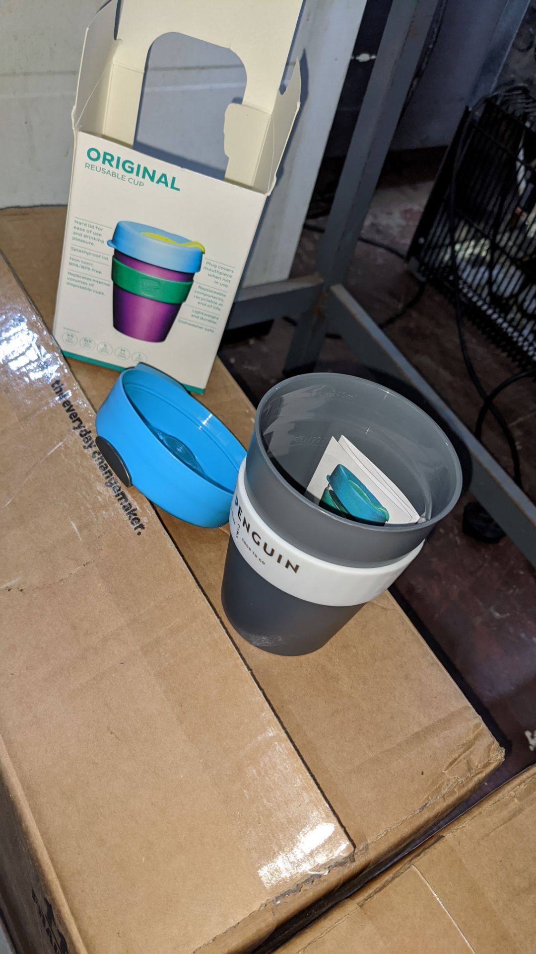 20 off Keepcup original reusable cup, size medium (12oz/340ml). Each unit is dark grey with a turqu - Image 4 of 6