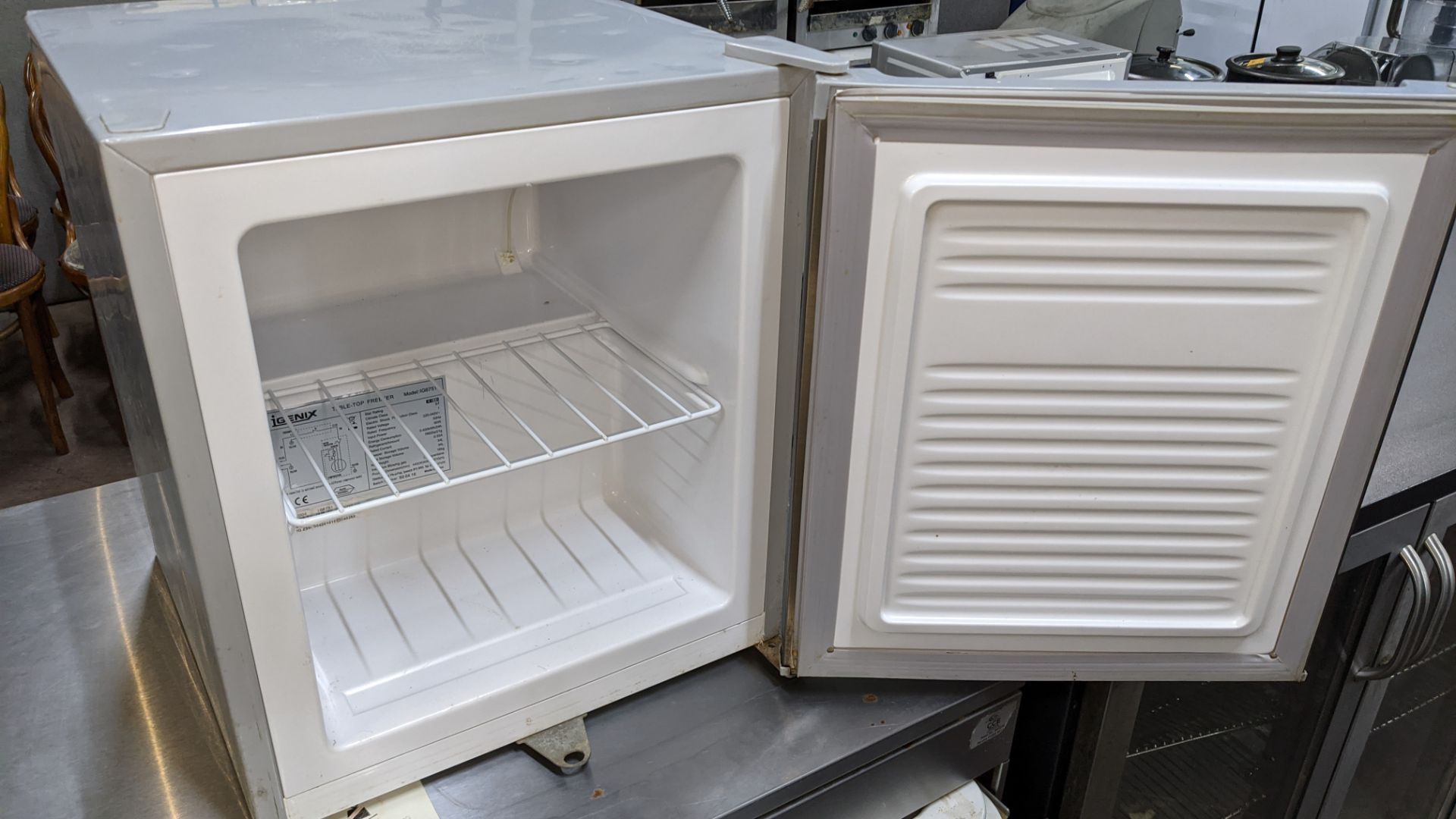 Igenix table top freezer - Image 3 of 4