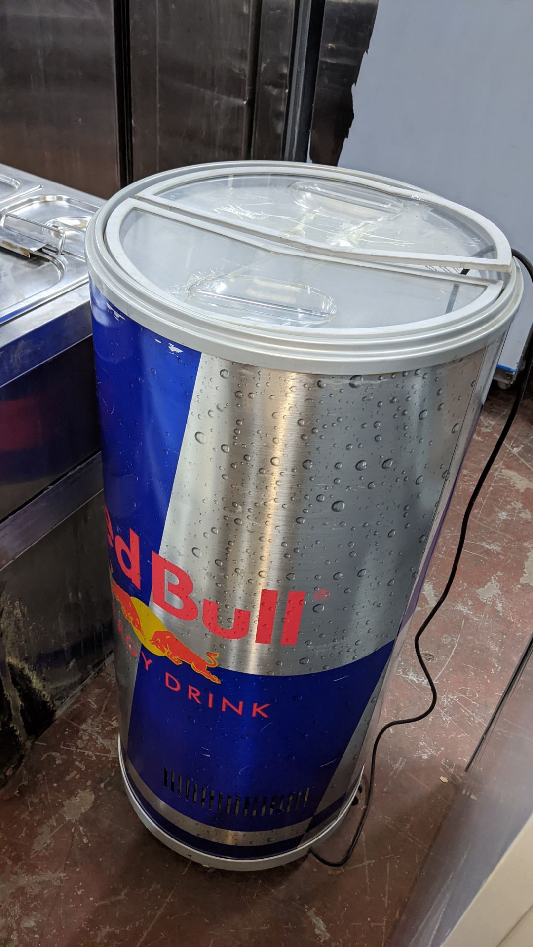 Red Bull branded mobile barrel fridge - Image 4 of 4