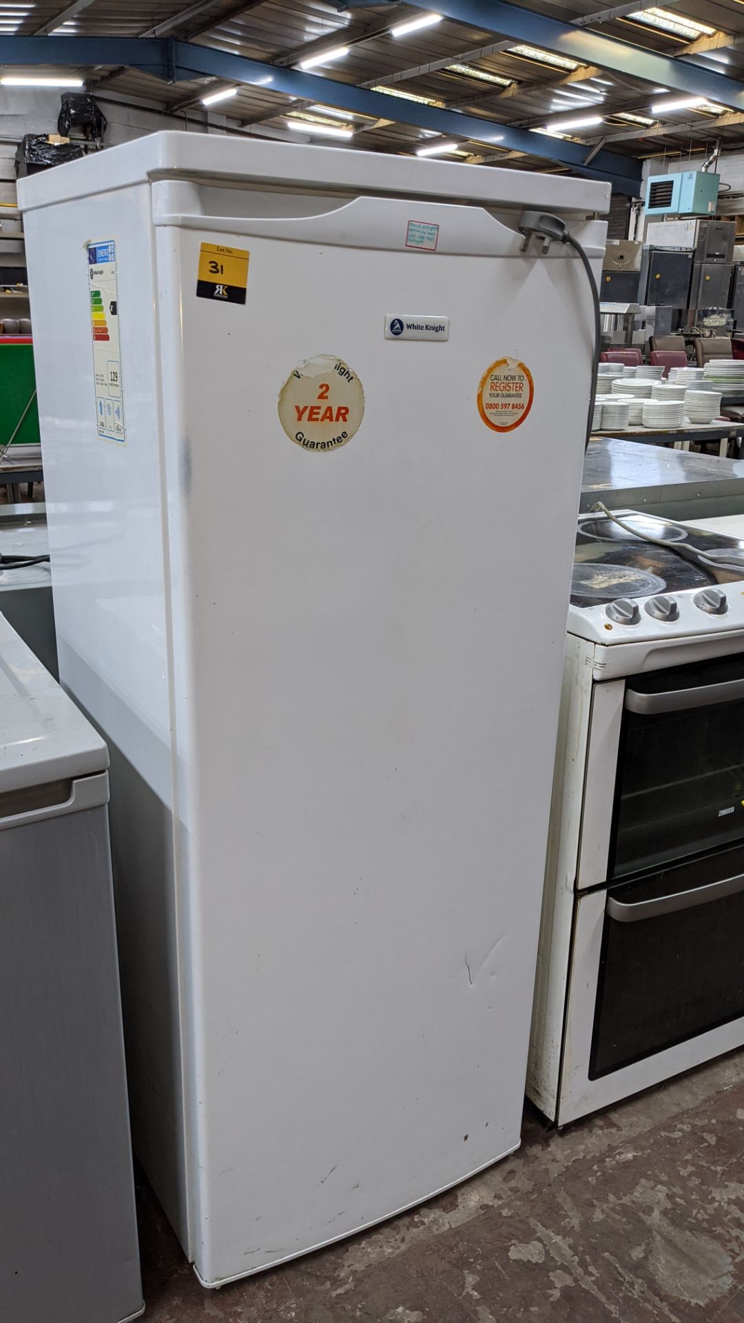 White Knight L240H freestanding larder fridge plus small chest freezer circa 800mm wide - Image 8 of 10