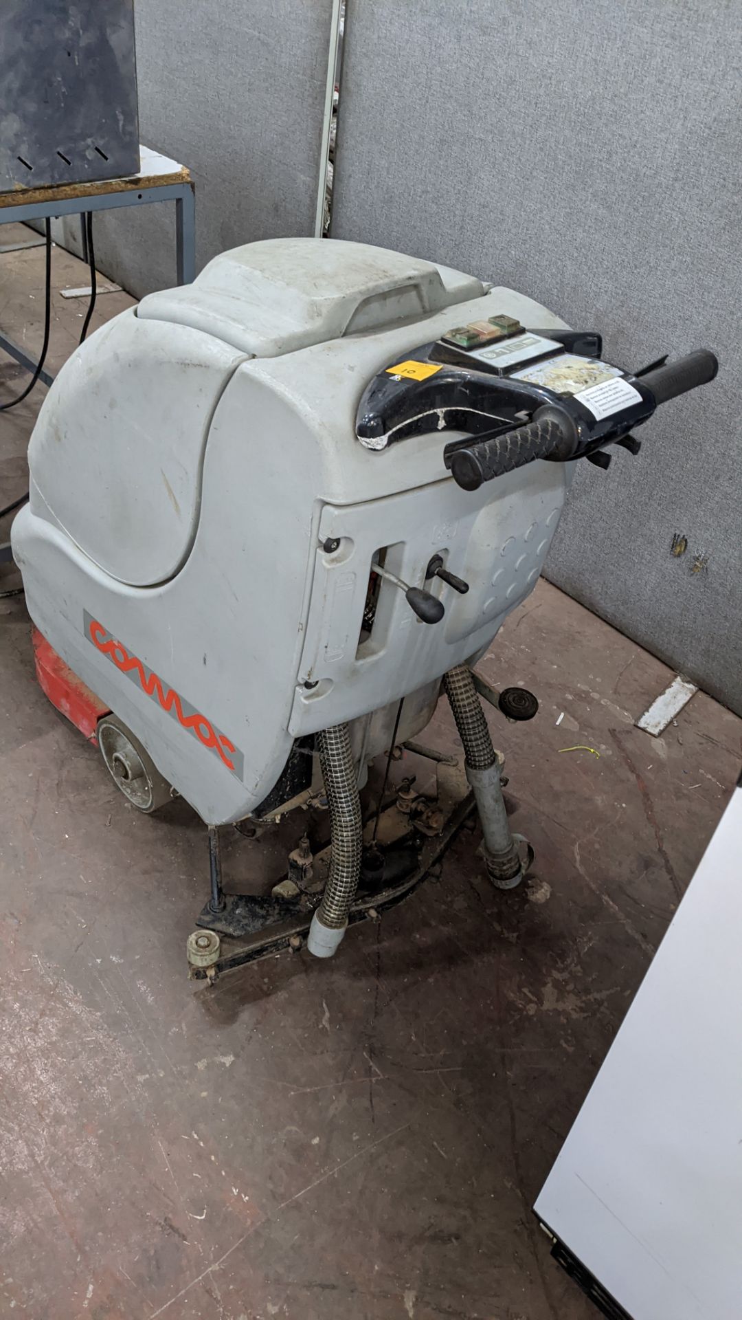 Comac electric floor scrubbing machine - Image 4 of 7