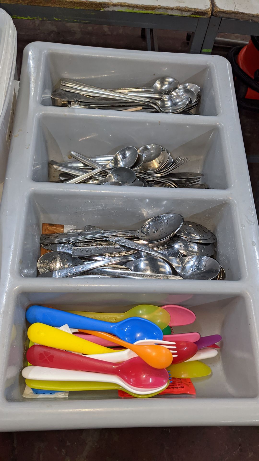 Quantity of cutlery comprising 3 tubs plus one cutlery dispenser & their contents - Image 5 of 6