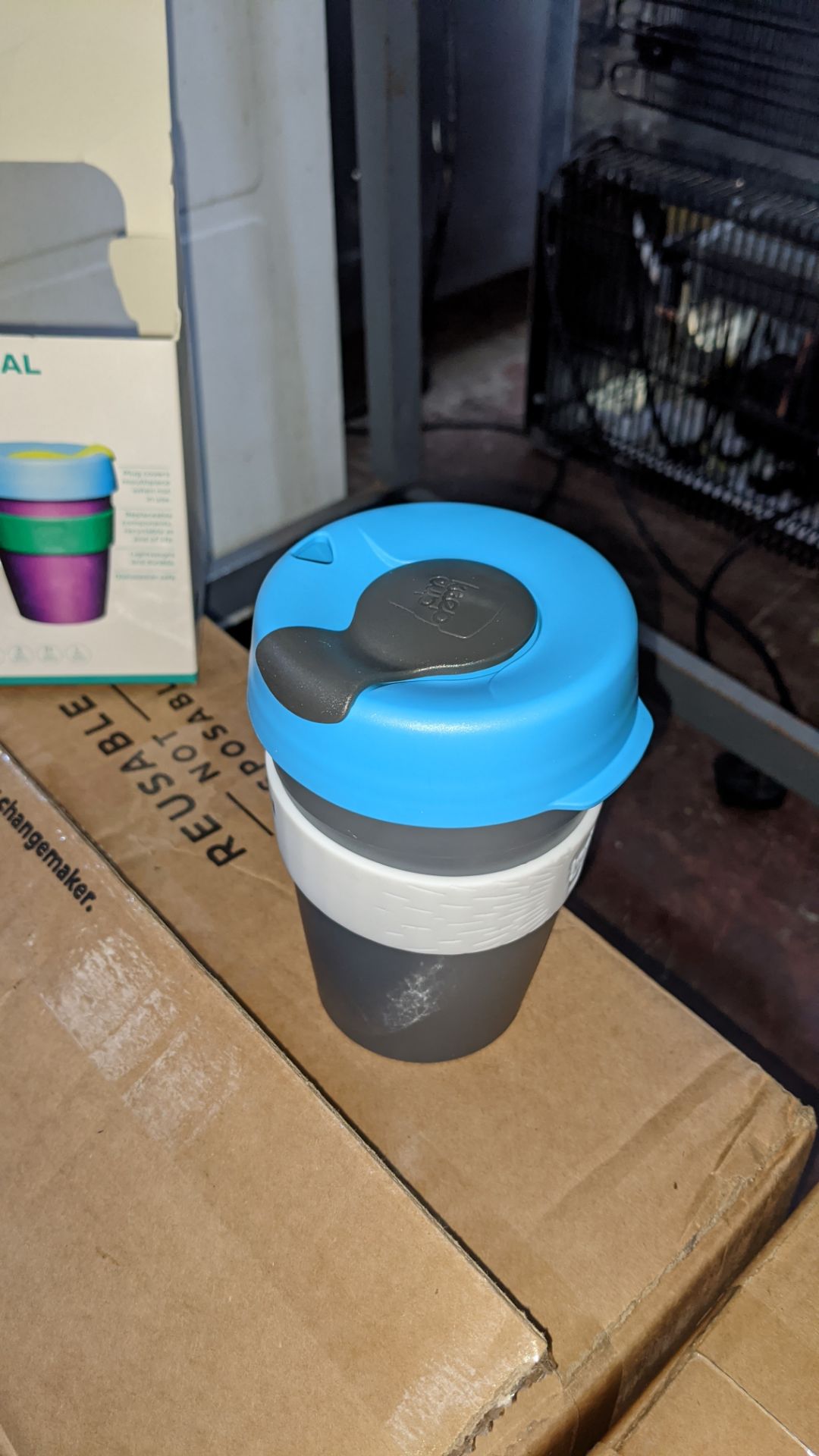 20 off Keepcup original reusable cup, size medium (12oz/340ml). Each unit is dark grey with a turqu - Image 3 of 6