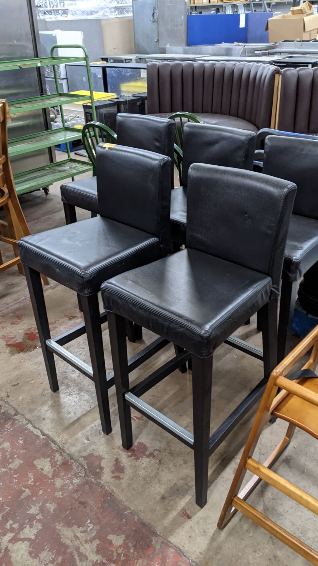 5 off black upholstered bar stools - Image 4 of 7