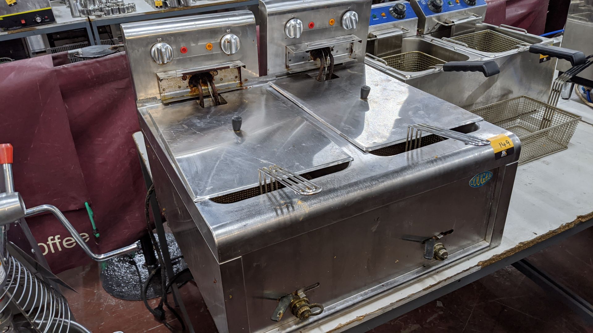 Cougar benchtop twin well deep fat fryer - Image 2 of 6
