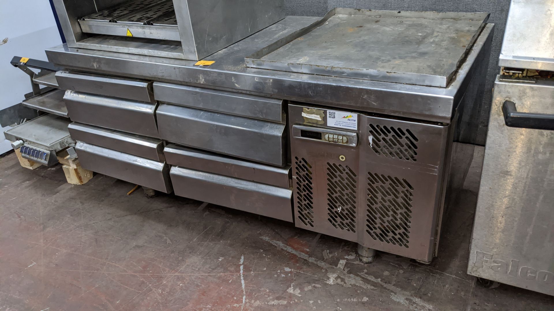 Stainless steel refrigerated cabinet