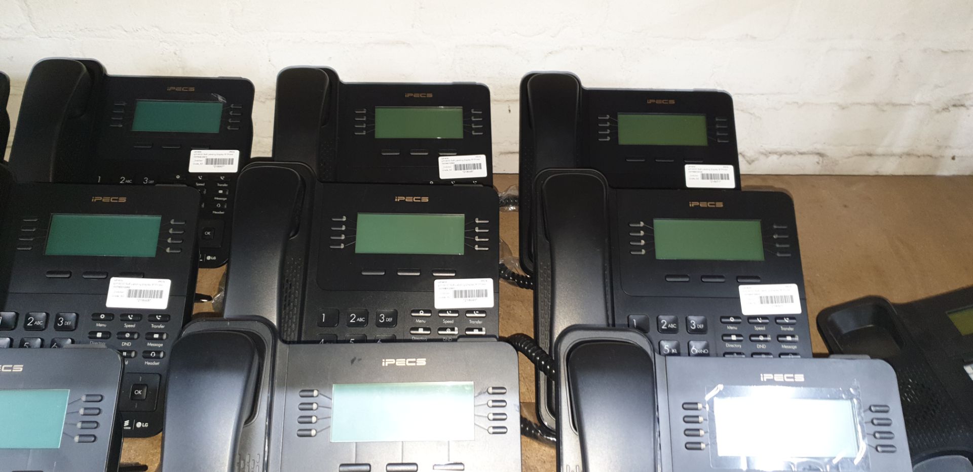 13 off iPECS IP phone handsets, comprising 12 off model LIP-9030 & 1 off LIP model 9020 with 24 butt - Image 4 of 8