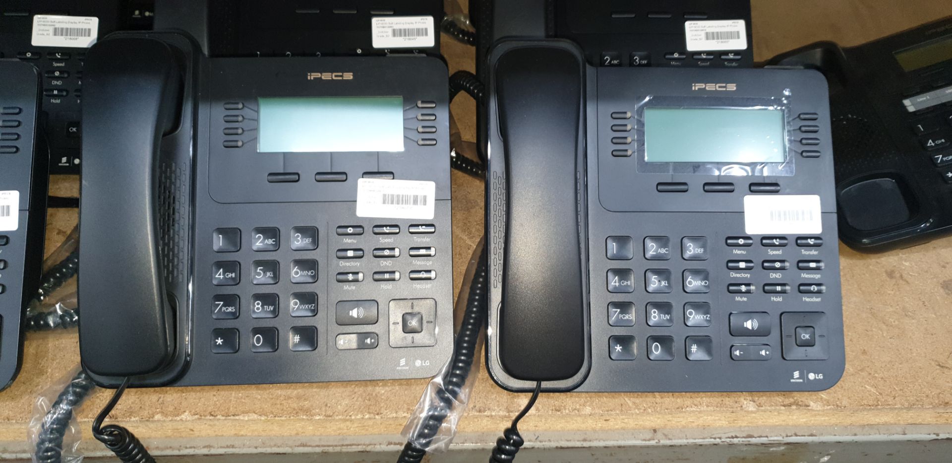 13 off iPECS IP phone handsets, comprising 12 off model LIP-9030 & 1 off LIP model 9020 with 24 butt - Image 5 of 8