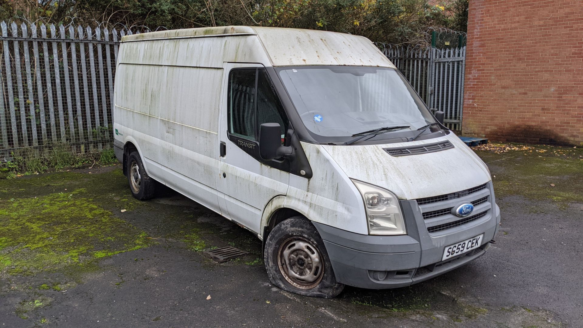 SG59 CEK Ford Transit 100 T350L RWD panel van, 2402cc diesel engine. Colour: White. First registered - Image 3 of 21