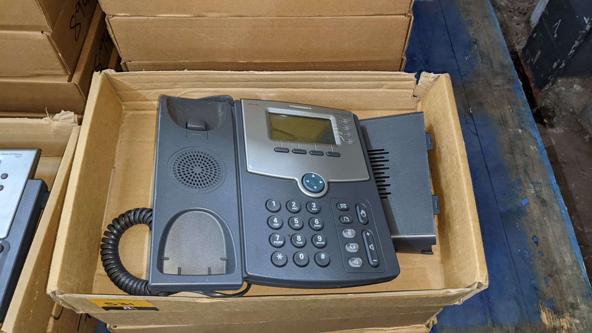4 off Cisco model SPA504G telephone handsets - Image 3 of 3
