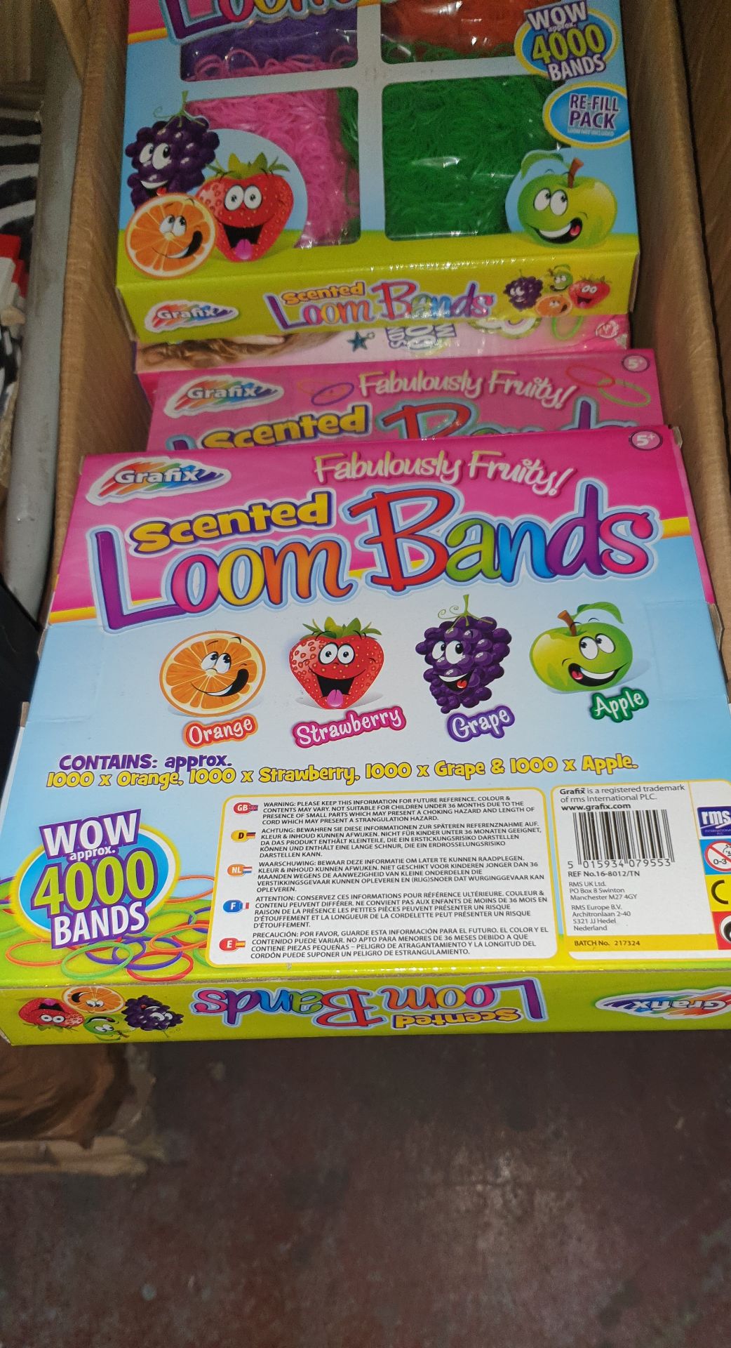 24 off Graphix Fabulously Fruity scented Loom Bands sets - Image 2 of 3