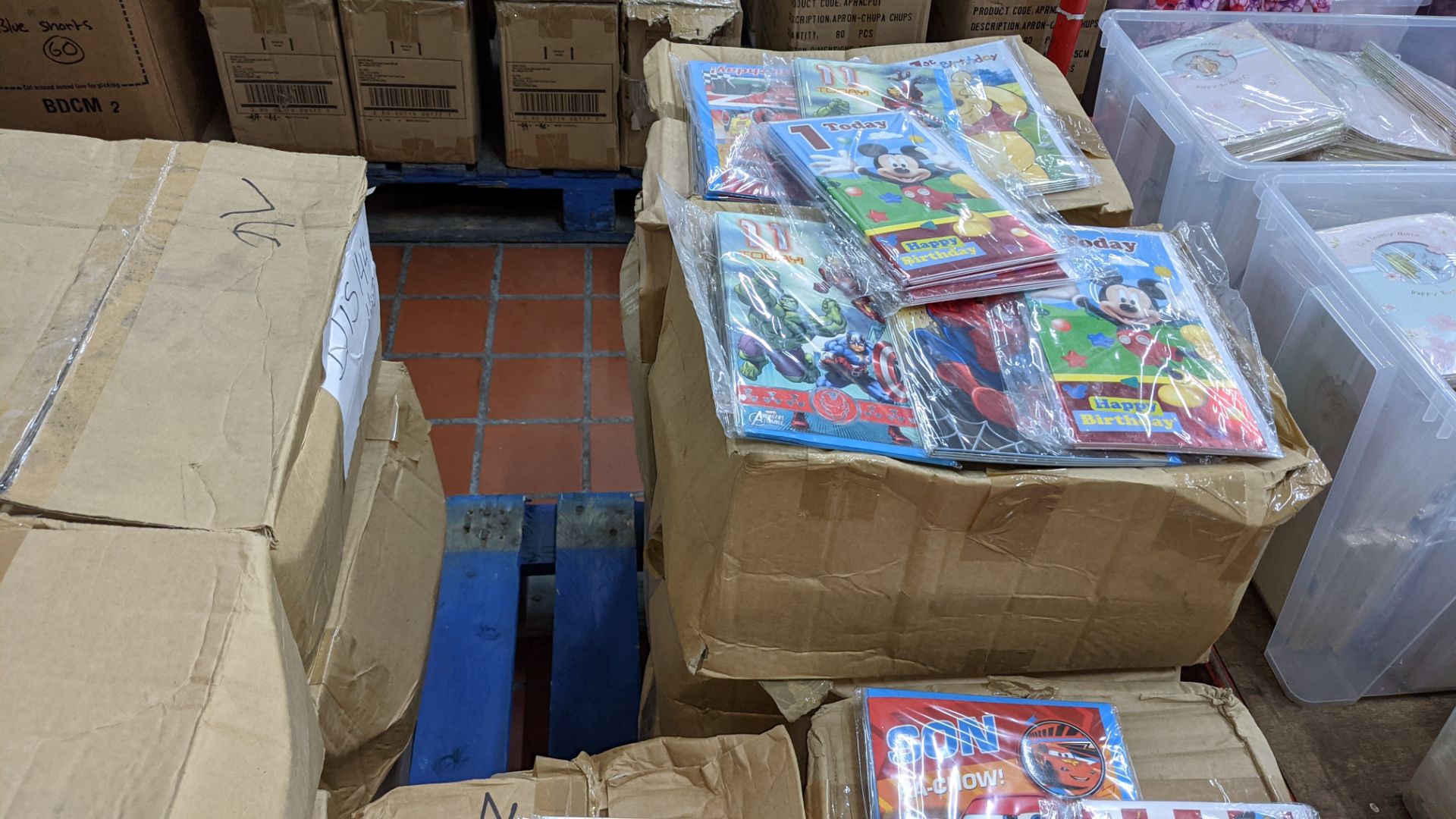 The contents of a pallet of assorted greetings cards comprising 10 boxes of Disney & other branded a - Image 5 of 6