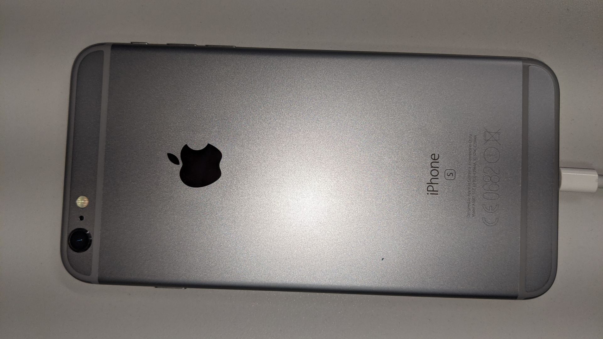 Apple iPhone 6s Plus (32 Gb) in space grey - Image 15 of 38