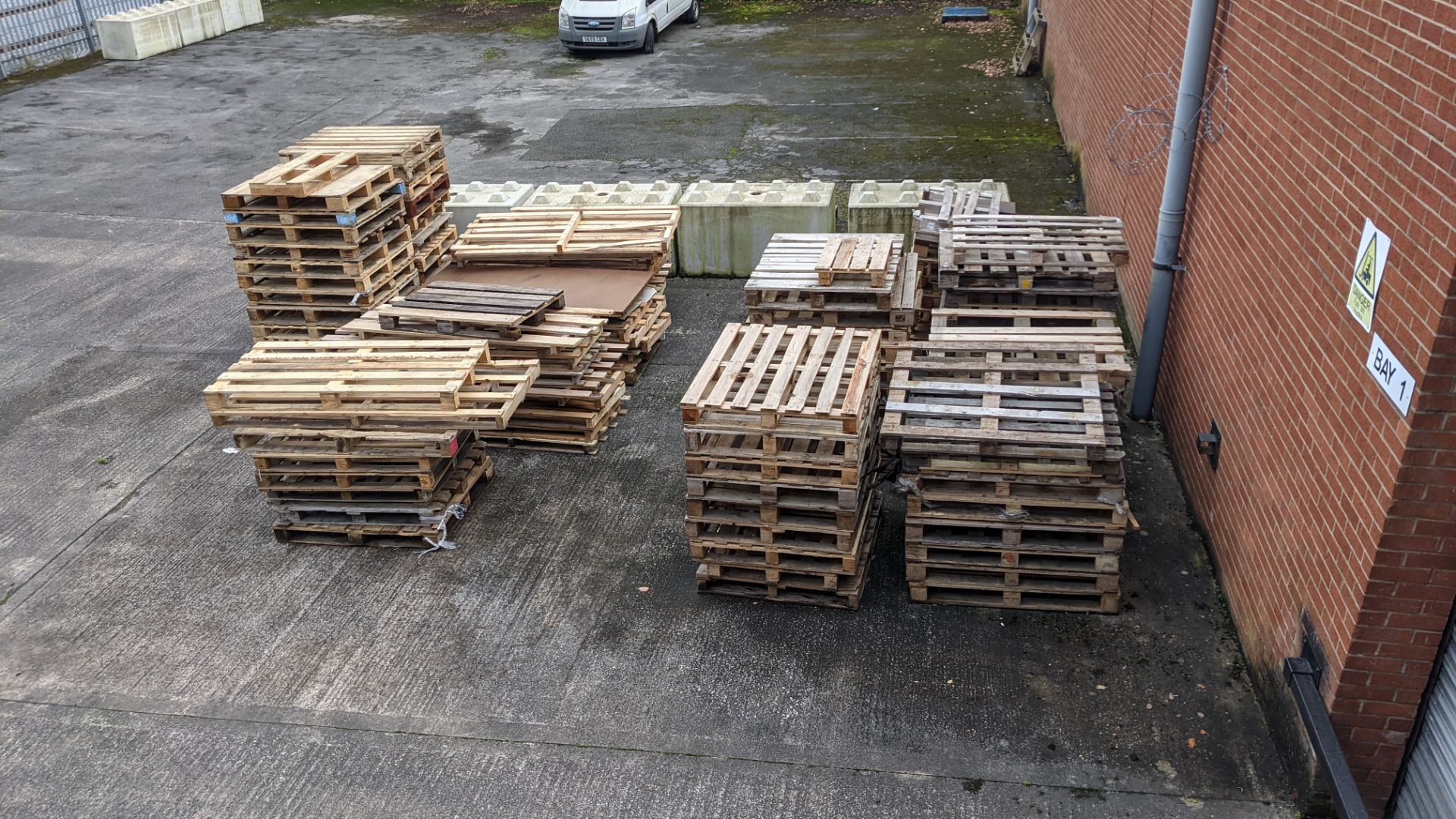 11 stacks of pallets, including regular size, euros, odd sizes and damaged. Approx 9-10 pallets per - Image 8 of 9