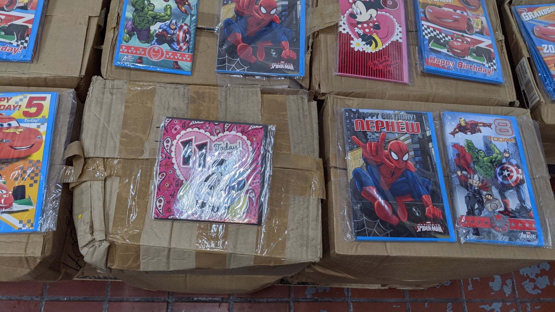 Large quantity of primarily Disney, Marvel/Avengers & other branded greetings cards. Most of the ca - Image 7 of 7