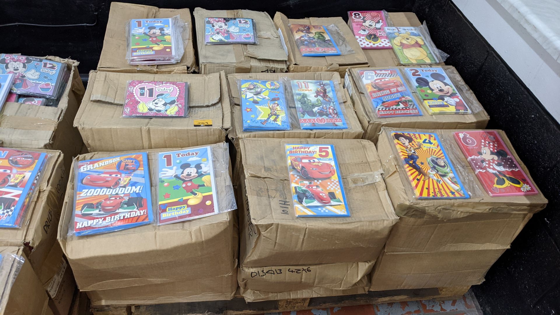 Large quantity of primarily Disney, Marvel/Avengers & other branded greetings cards. All of the car
