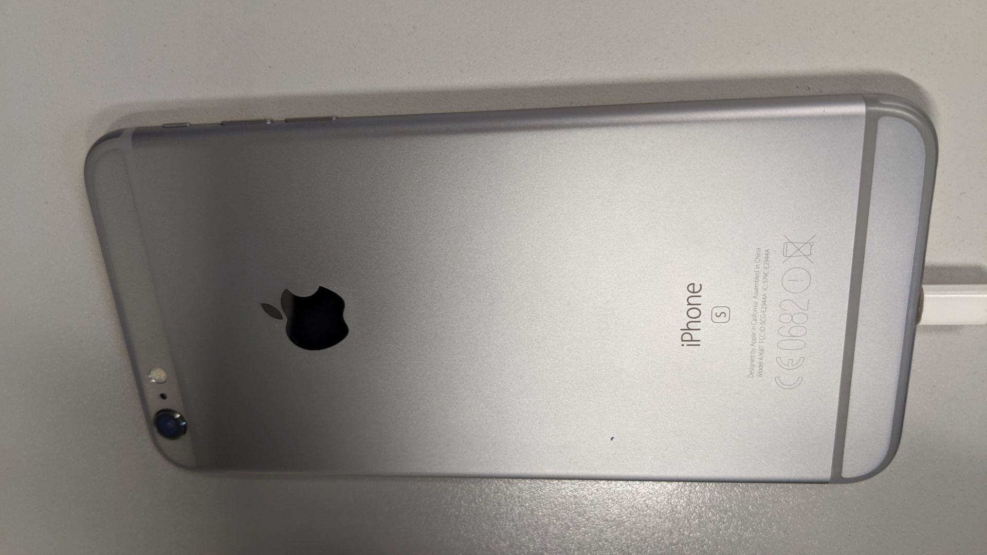 Apple iPhone 6s Plus (32 Gb) in space grey - Image 21 of 38