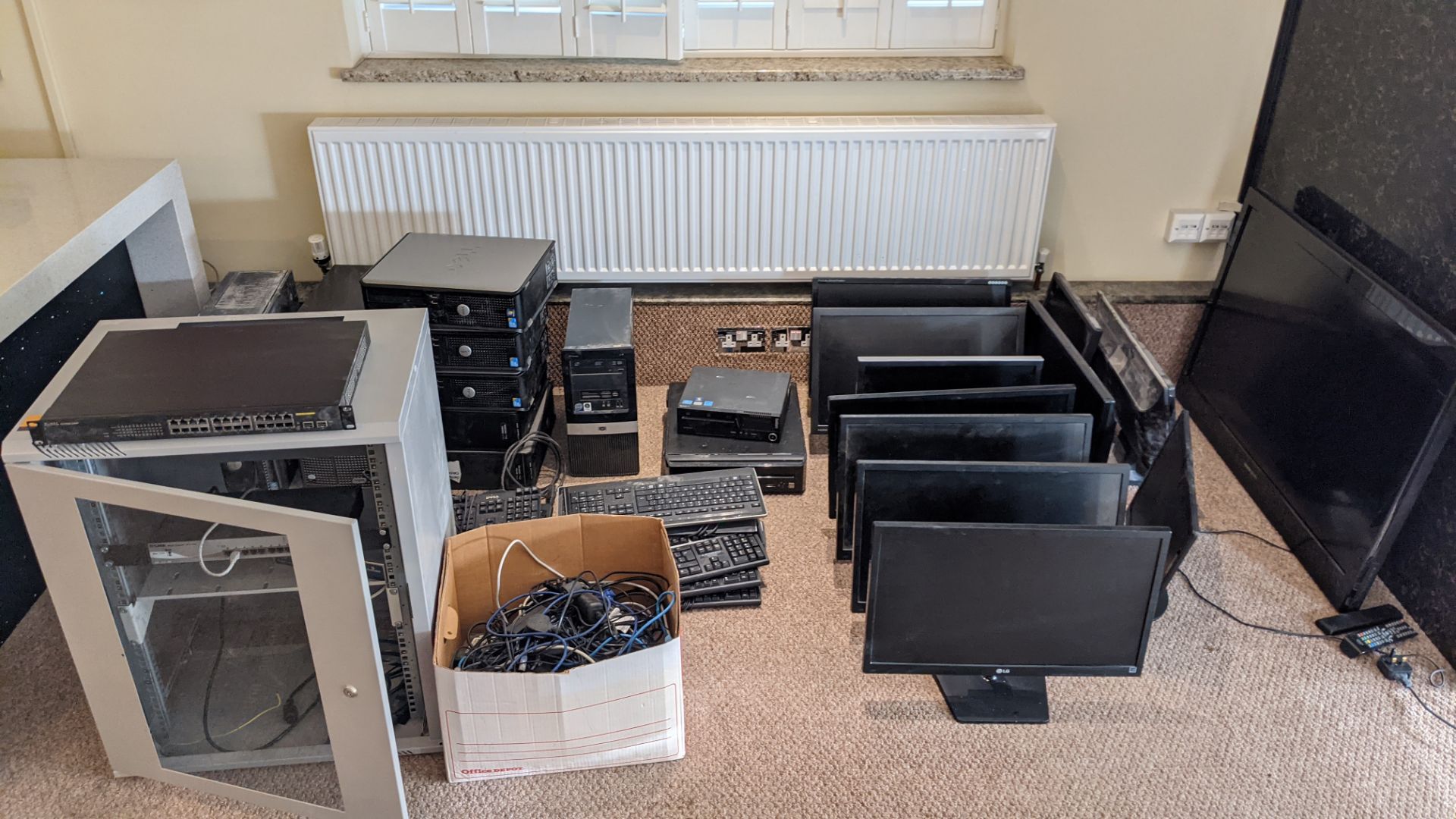 Quantity of IT equipment comprising router cabinet, approx. 10 desktop computers plus monitors, keyb - Image 21 of 21