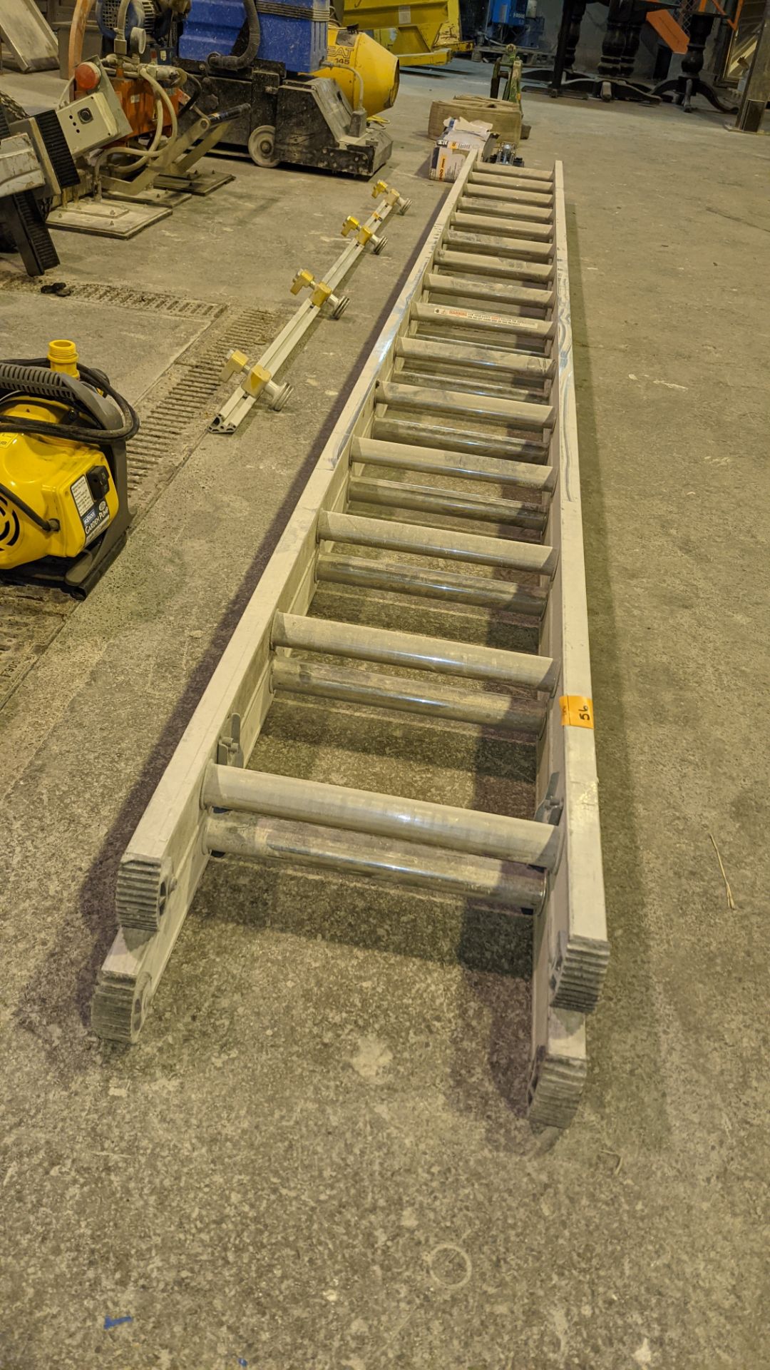 Set of double rung ladders, length of each rung being approx. 4120mm - Image 5 of 8