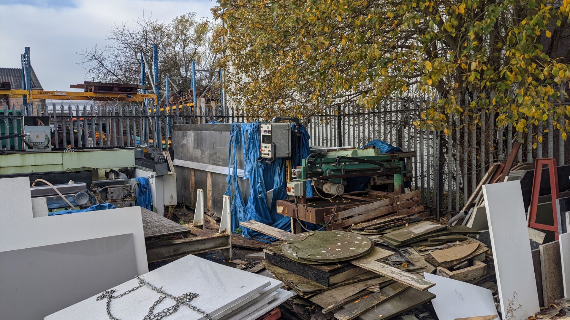 Quantity of machines in corner of yard including Cobalm model D15 6PM 3m CNC bridge saw, Marmo Mecca - Image 45 of 53