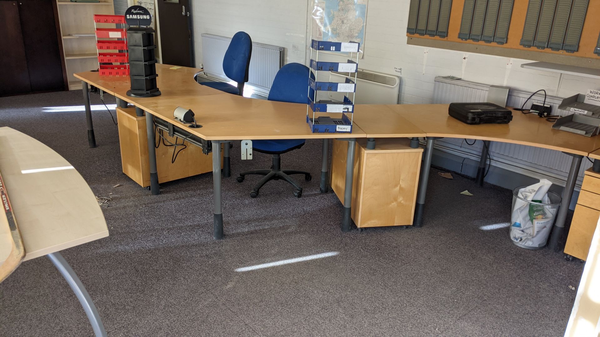 The furniture contents of a large open plan office. This lot effectively comprises all freestanding - Image 5 of 20