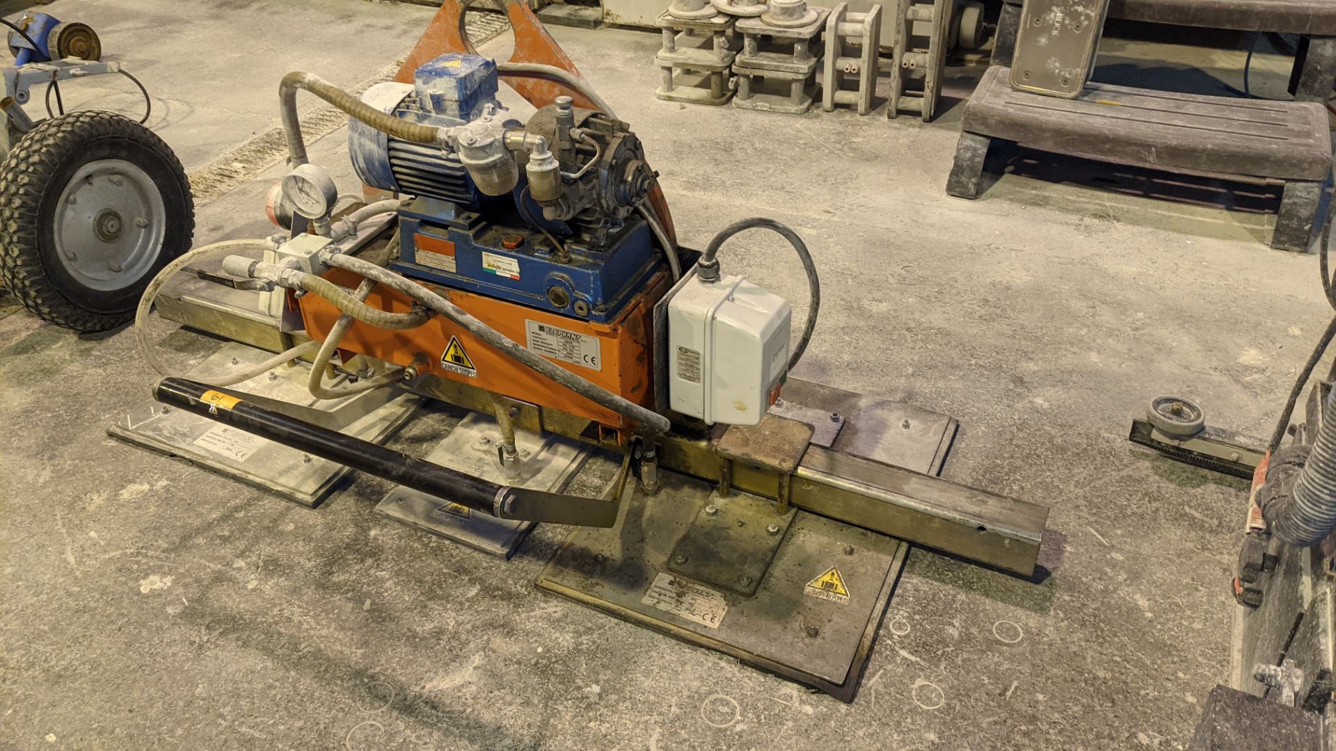 2001 Elephant model GM3R vacuum lifter for use with overhead cranes & similar. NB. This lot cannot b - Image 3 of 14