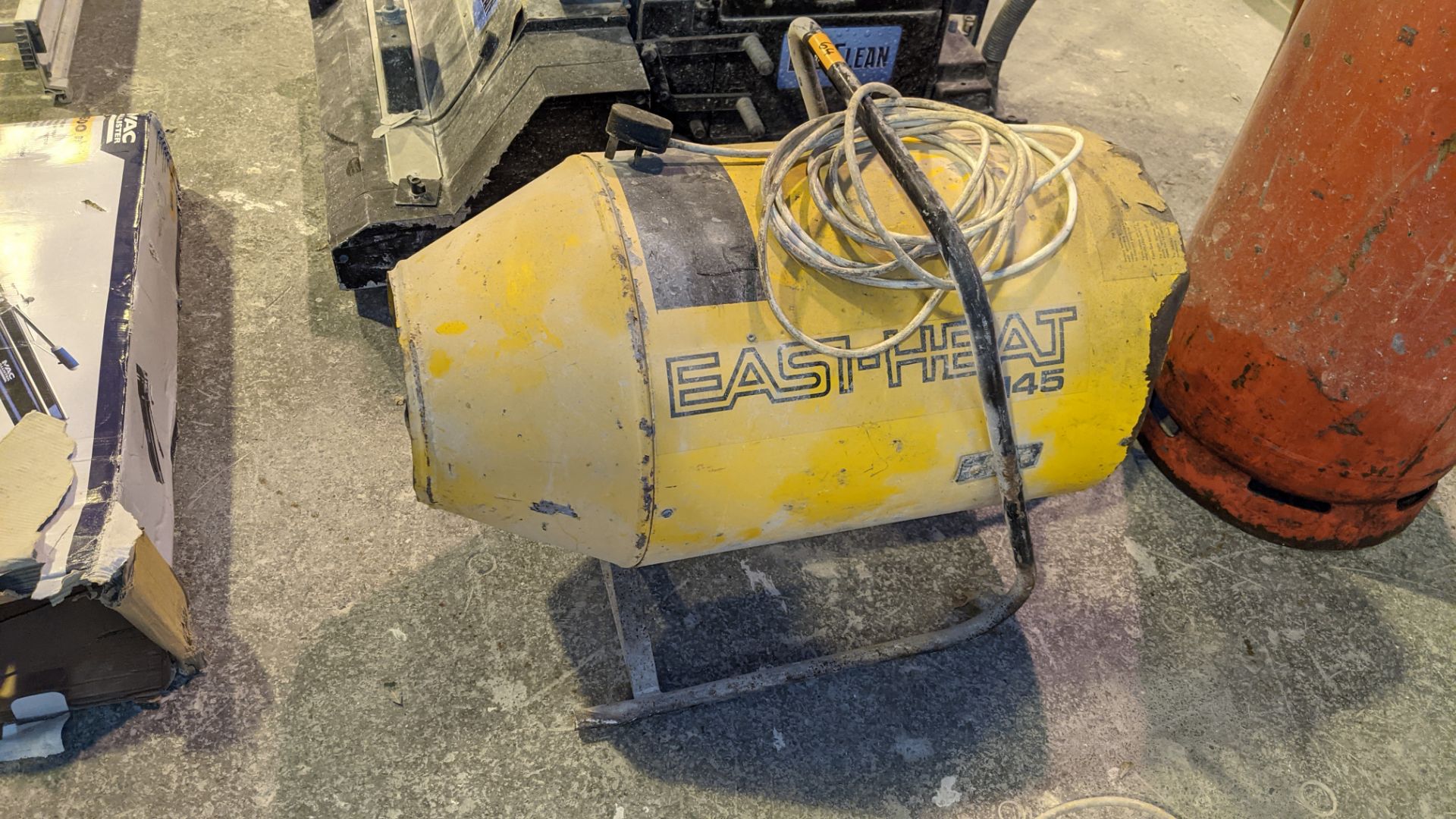 Easi-Heat model 145 industrial space heater NB. Hose appears to be bolted to gas bottle (which appea - Image 4 of 5